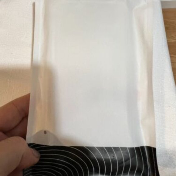 Brand New Ultra Slim and Soft iPhone 13 Case Clea - Picture 3 of 3